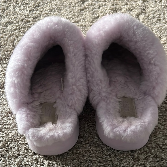 UGG Women's Slippers in Soft Lavender - Picture 3 of 5